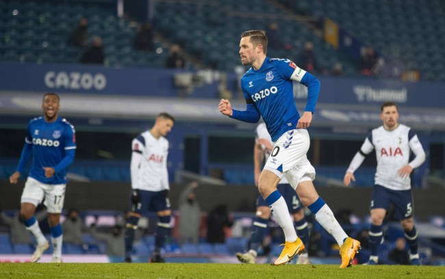 同时也为球 同时也为球